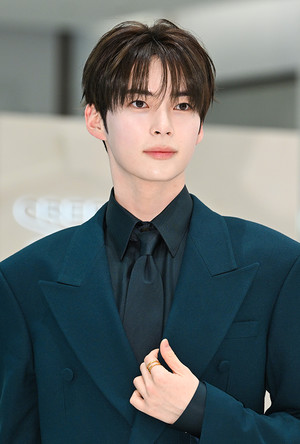 [포토] 제로베이스원 성한빈 '잘생김 어택'