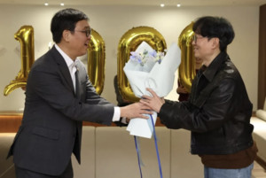 “꿈 아니었으면” 장항준 감독, ‘왕과 사는 남자’ 천만 소감