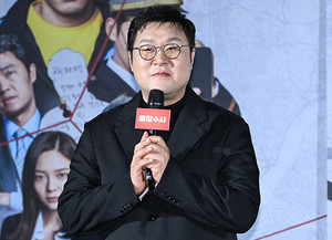 [포토] 윤경호 '하고싶은 말이 너무 많은데...'