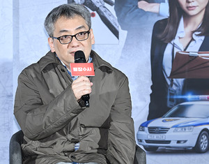 [포토] 질문에 답하는 '끝장수사' 박철환 감독