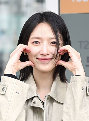 [포토] 표예진 '출국길 사랑스러움'