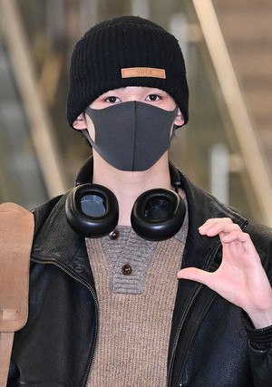 [포토] 앤팀 조 '여심 저격 하트'