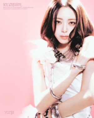 있지 유나, 솔로 데뷔 앞두고 '여신 비주얼' - 뉴스 썸네일 이미지