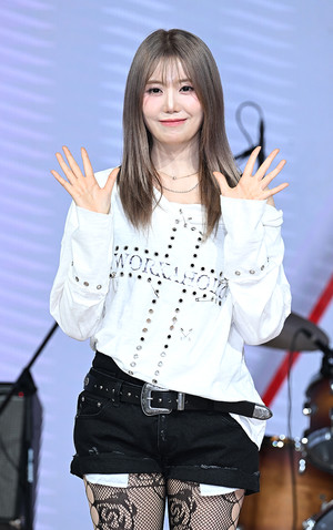 [포토] 레이턴시 하은 '밴드로 인사드려요'