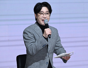 [포토] 김태진 '레이턴시 쇼케이스 시작합니다'