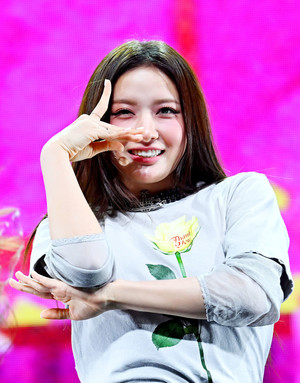 [포토] 베이비돈크라이 쿠미 '무대를 즐기며'