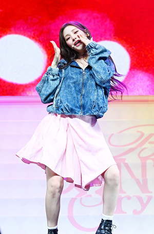 [포토] 베이비돈크라이 이현 '살랑살랑'