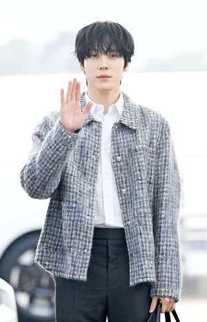 [포토] 에이티즈 윤호 '훈남의 인사'