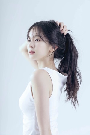 ‘닥터신’ 톱스타 모모, 진짜 뷰티 모델 됐다… 배우 백서라 광고계 전격 데뷔