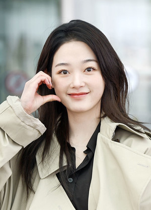 [포토] 이유미 '사랑스러운 출국길 하트'