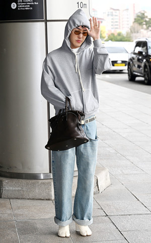 [포토] 자이언티 '시크한 인사'