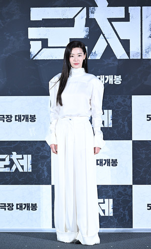 [포토] 전지현 '완벽한 백조의 자태'