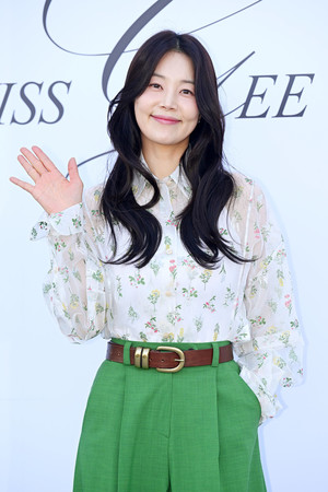 [포토] 한지혜 '패션쇼로 봄나들이'