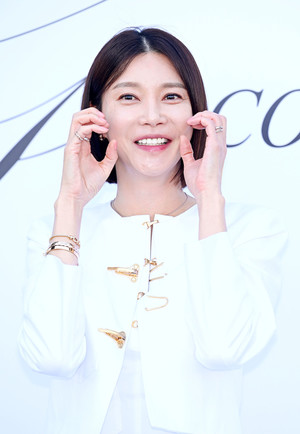 [포토] 차예련 '볼하트 이렇게?'