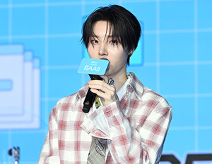 [포토] 하츠웨이브 리안 '꿈같은 데뷔 무대'