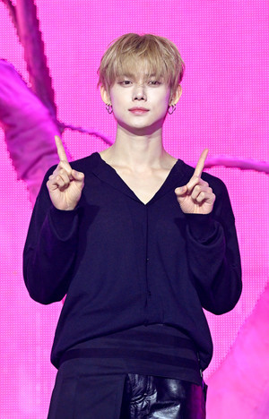 [포토] 투모로우바이투게더 연준 '모아와 하하더'