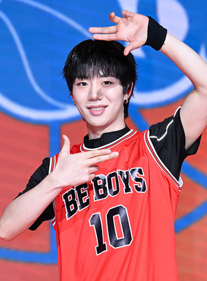 [포토] 비보이즈 학성 '탈북민 출신 아이돌'