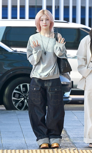 [포토] 있지 예지 '시선 강탈하는 바지'