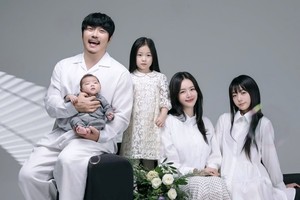 KCM, 15년 만에…다 내려놨다