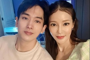 미나 주식 수익 공개 관련 보도 이미지