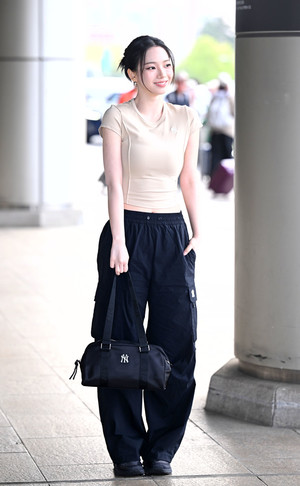 [포토] 에스파 카리나 '얼굴이 다 했네'