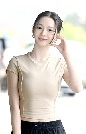 [포토] 에스파 카리나 '하트 뿅'