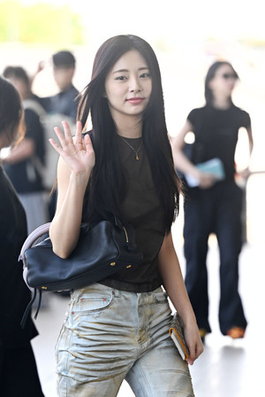[포토] 트와이스 쯔위 '반가운 인사'