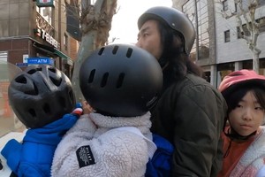 합계출산율 0.8명 시대에…사남매 키우는 10년차 '전업아빠'의 삶 그려냈다는 韓 작품 ('반칙왕 몽키')