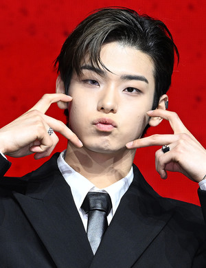 [포토] 82메이저 김도균 '막내표 볼하트'