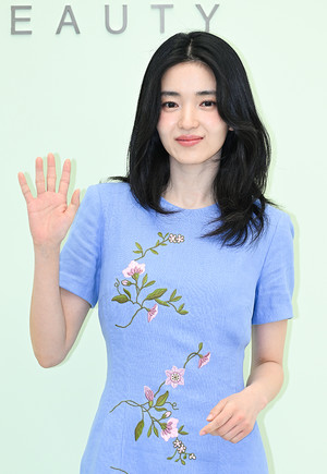 [포토] 김태리 '햇살 인사'