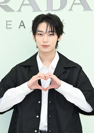 [포토] 엔하이픈 선우 '다정한 하트'