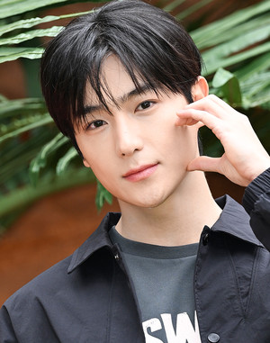 [포토] 더보이즈 현재 '눈맞춤♥️'