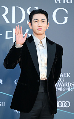 [포토] 박진영 '인사도 잘생겼네'