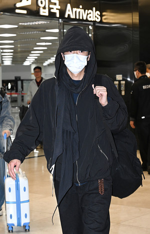 [포토] 투피엠 우영 '심플 올블랙'