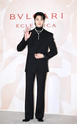 [포토] 변우석 '스크롤 끝 없는 기럭지'
