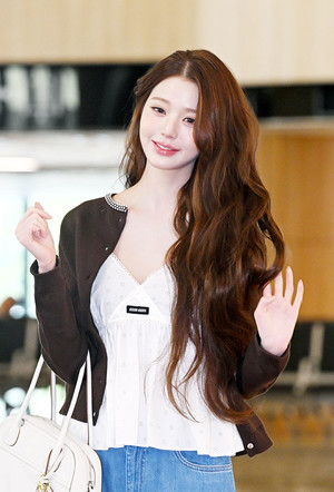 [포토] 아이브 장원영 '출국길 여신강림'