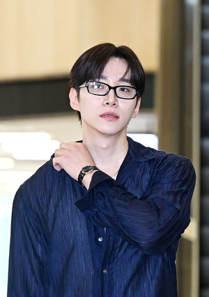 [포토] 이준호 '멋이 넘치는 출국길'