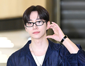 [포토] 이준호 '로맨스장인의 하트'