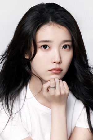 “유애나와 함께” 아이유, 5월 16일 생일 맞아 3억 원 기부